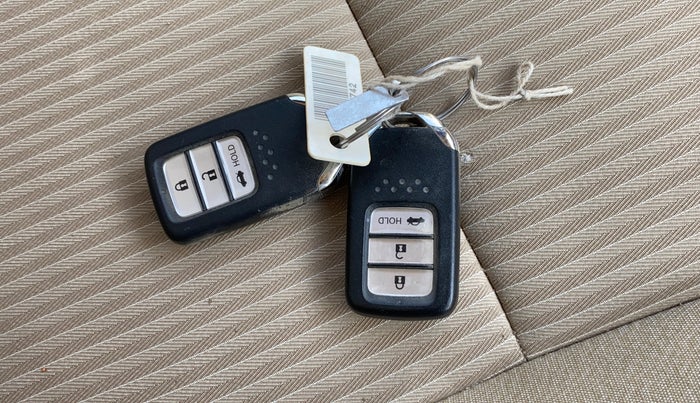 2022 Honda Amaze 1.2L I-VTEC VX, Petrol, Manual, 70,750 km, Key Close Up