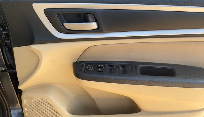 2022 Honda Amaze 1.2L I-VTEC VX, Petrol, Manual, 70,750 km, Driver Side Door Panels Control