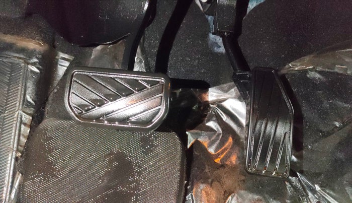 2024 Maruti Baleno ALPHA 1.2 AGS, Petrol, Automatic, 5,570 km, Pedals