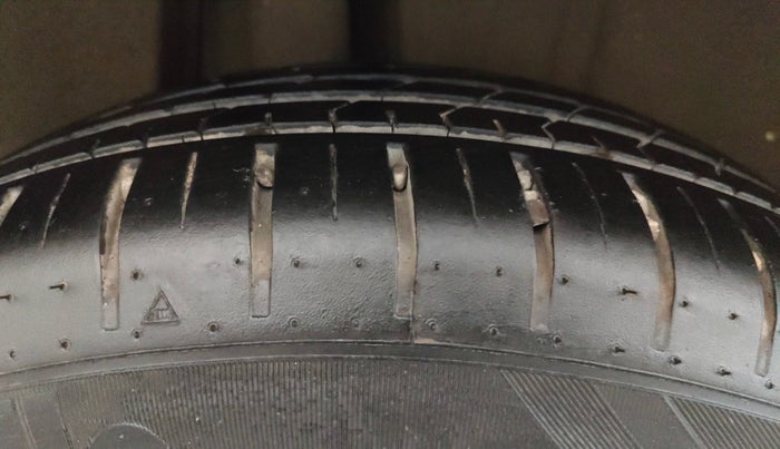 2024 Maruti Baleno ALPHA 1.2 AGS, Petrol, Automatic, 5,570 km, Right Rear Tyre Tread