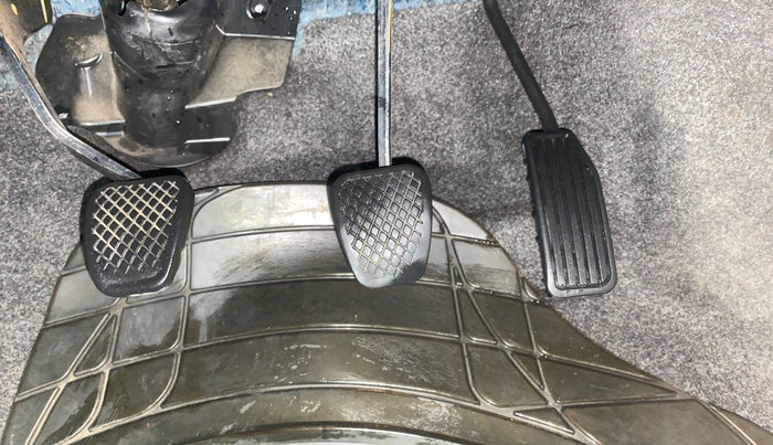 2013 Honda Brio EX MT, Petrol, Manual, 53,389 km, Pedals