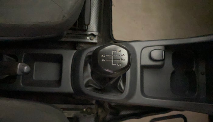2016 Renault Kwid RXT 1.0, Petrol, Manual, 40,810 km, Gear Lever