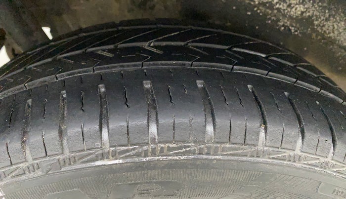 2017 Maruti Wagon R 1.0 VXI, Petrol, Manual, 71,002 km, Right Rear Tyre Tread