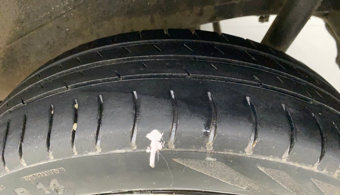 2017 Maruti Wagon R 1.0 VXI, Petrol, Manual, 71,002 km, Left Rear Tyre Tread