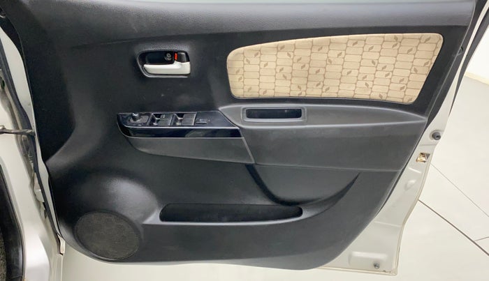 2017 Maruti Wagon R 1.0 VXI, Petrol, Manual, 71,002 km, Driver Side Door Panels Control