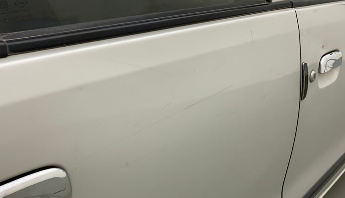 2017 Maruti Wagon R 1.0 VXI, Petrol, Manual, 71,002 km, Right rear door - Minor scratches