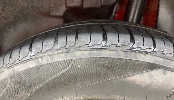 2019 Maruti Swift VXI AMT, Petrol, Automatic, 72,389 km, Left Rear Tyre Tread