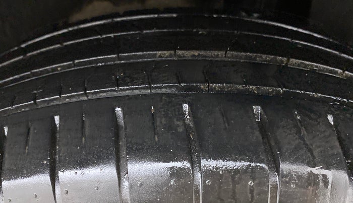 2019 Toyota Glanza V CVT, Petrol, Automatic, 30,818 km, Left Rear Tyre Tread