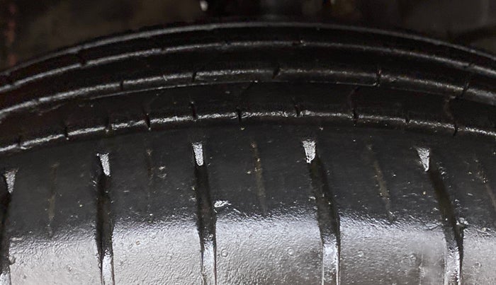 2019 Toyota Glanza V CVT, Petrol, Automatic, 30,818 km, Right Front Tyre Tread