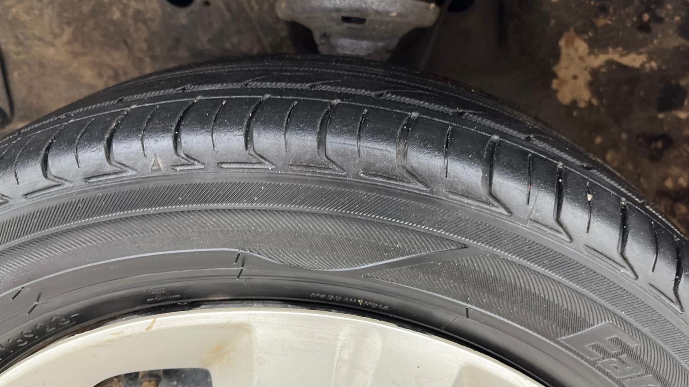 2013 Maruti Wagon R 1.0 VXI, Petrol, Manual, 38,781 km, Left Front Tyre Tread
