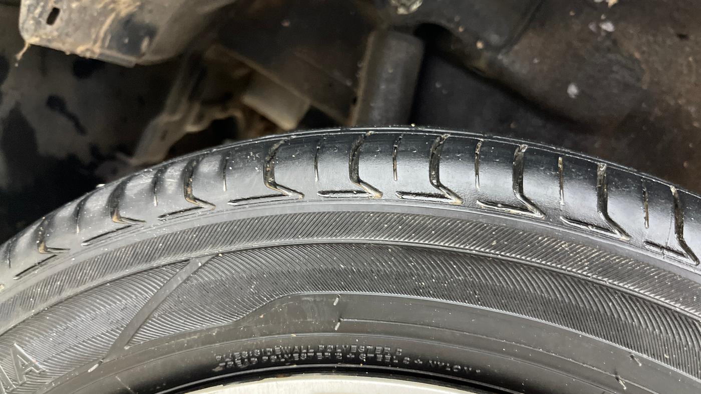 2013 Maruti Wagon R 1.0 VXI, Petrol, Manual, 38,781 km, Right Rear Tyre Tread