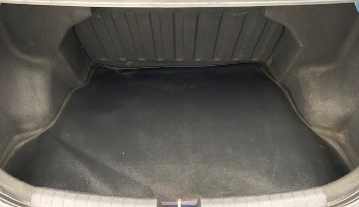 2018 Hyundai Xcent SX 1.2 CRDI, Diesel, Manual, 93,492 km, Boot Inside