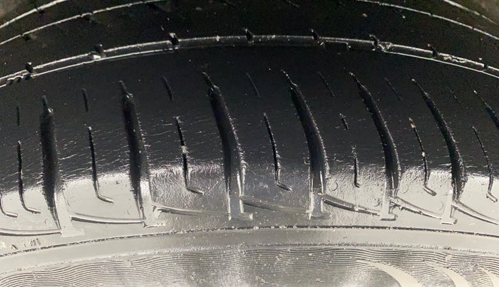 2018 Maruti Vitara Brezza VDI, Diesel, Manual, 76,683 km, Right Rear Tyre Tread