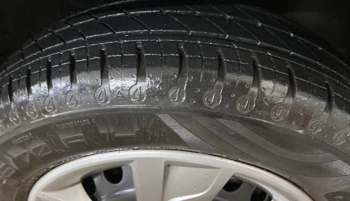 2020 Renault Kwid RXT 1.0 (O), Petrol, Manual, 25,210 km, Right Front Tyre Tread