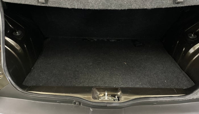 2020 Renault Kwid RXT 1.0 (O), Petrol, Manual, 25,210 km, Boot Inside