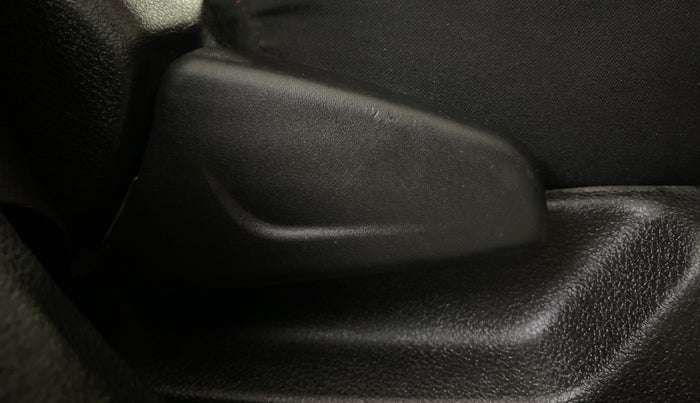 2020 Renault Kwid RXT 1.0 (O), Petrol, Manual, 25,210 km, Driver Side Adjustment Panel