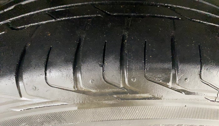 2022 Tata NEXON XZ PLUS PETROL, Petrol, Manual, 67,305 km, Right Front Tyre Tread