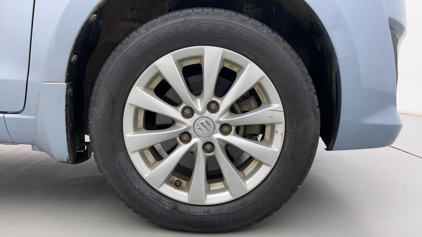 2013 Maruti Ertiga ZXI, Petrol, Manual, 66,660 km, Right Front Wheel