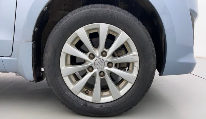 2013 Maruti Ertiga ZXI, Petrol, Manual, 66,660 km, Right Front Wheel