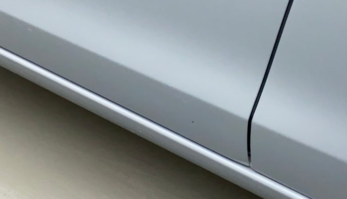 2013 Maruti Ertiga ZXI, Petrol, Manual, 66,660 km, Front passenger door - Slightly dented