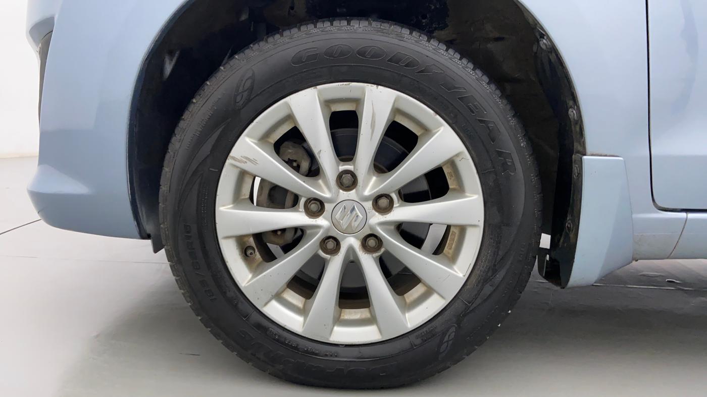 2013 Maruti Ertiga ZXI, Petrol, Manual, 66,660 km, Left Front Wheel