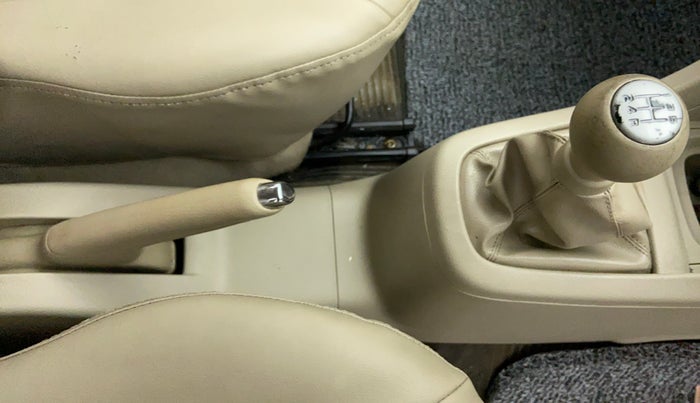 2013 Maruti Ertiga ZXI, Petrol, Manual, 66,660 km, Gear Lever