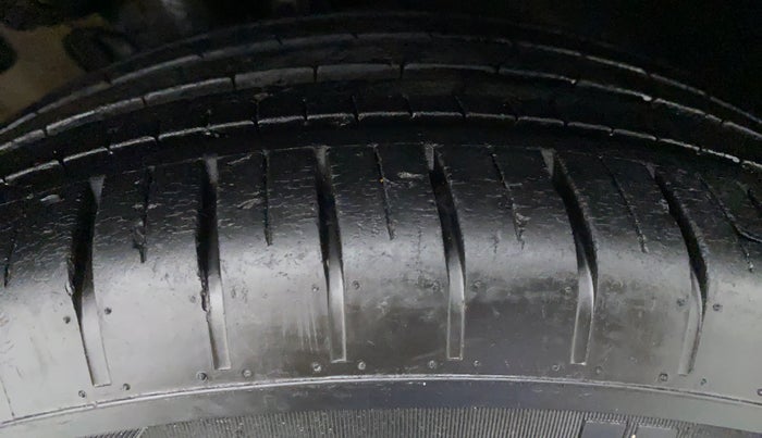 2018 Volkswagen Polo GT TSI 1.2 PETROL AT, Petrol, Automatic, 26,385 km, Left Front Tyre Tread