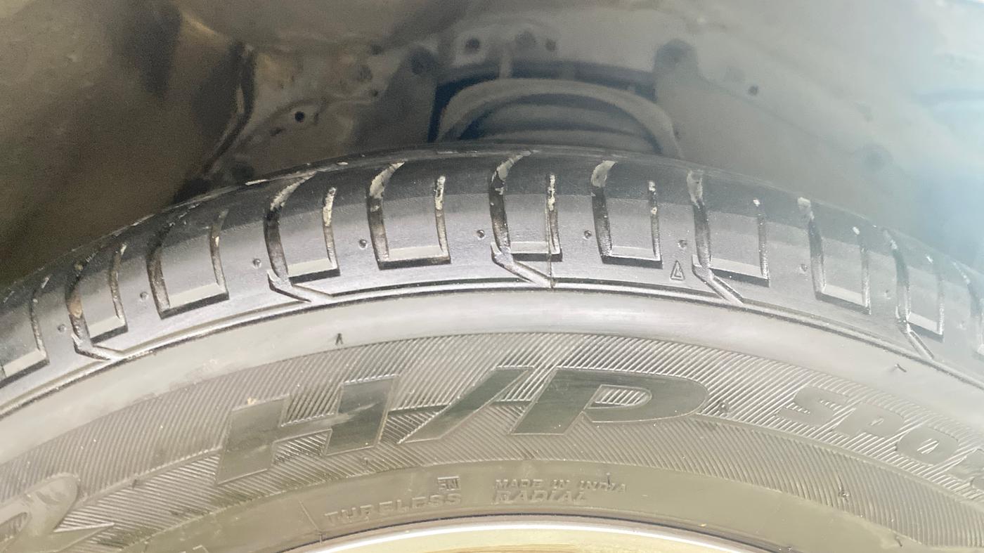 2018 Toyota Innova Crysta 2.8 ZX AT 7 STR, Diesel, Automatic, 1,07,889 km, Right Front Tyre Tread