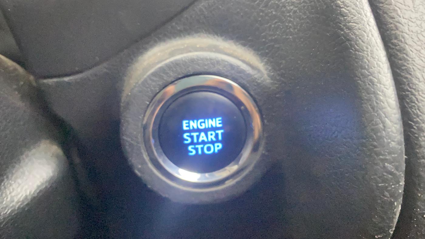 2018 Toyota Innova Crysta 2.8 ZX AT 7 STR, Diesel, Automatic, 1,07,889 km, Keyless Start/ Stop Button