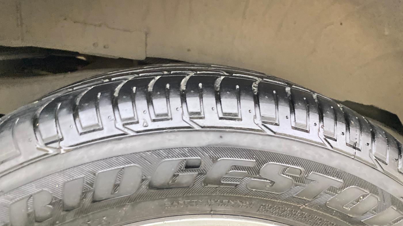 2018 Toyota Innova Crysta 2.8 ZX AT 7 STR, Diesel, Automatic, 1,07,889 km, Right Rear Tyre Tread