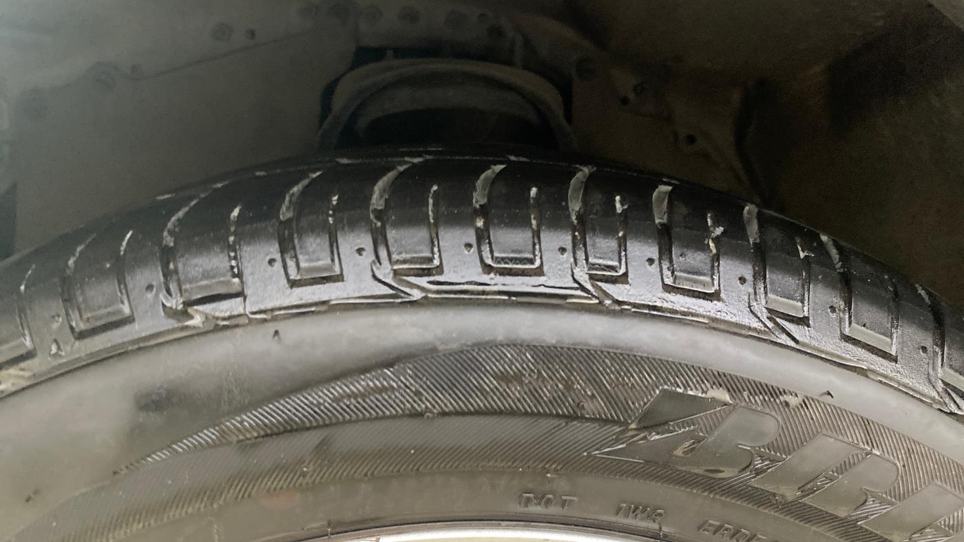2018 Toyota Innova Crysta 2.8 ZX AT 7 STR, Diesel, Automatic, 1,07,889 km, Left Front Tyre Tread