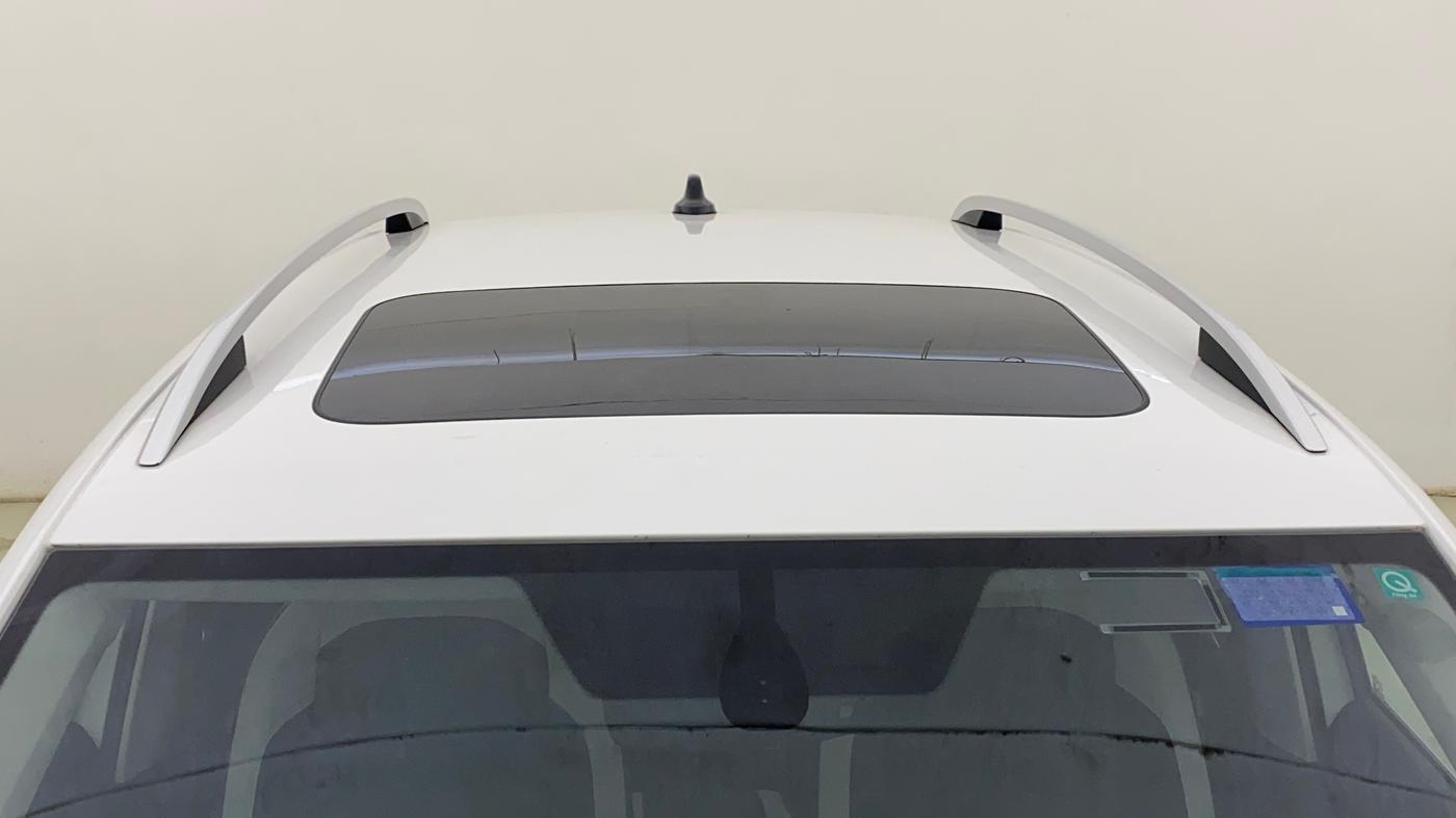 2025 Volkswagen TAIGUN TOPLINE 1.0 TSI AT, Petrol, Automatic, 5,120 km, Moonroof/ Sunroof