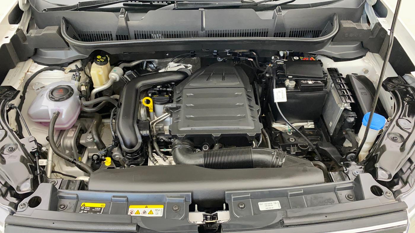 2025 Volkswagen TAIGUN TOPLINE 1.0 TSI AT, Petrol, Automatic, 5,120 km, Engine View