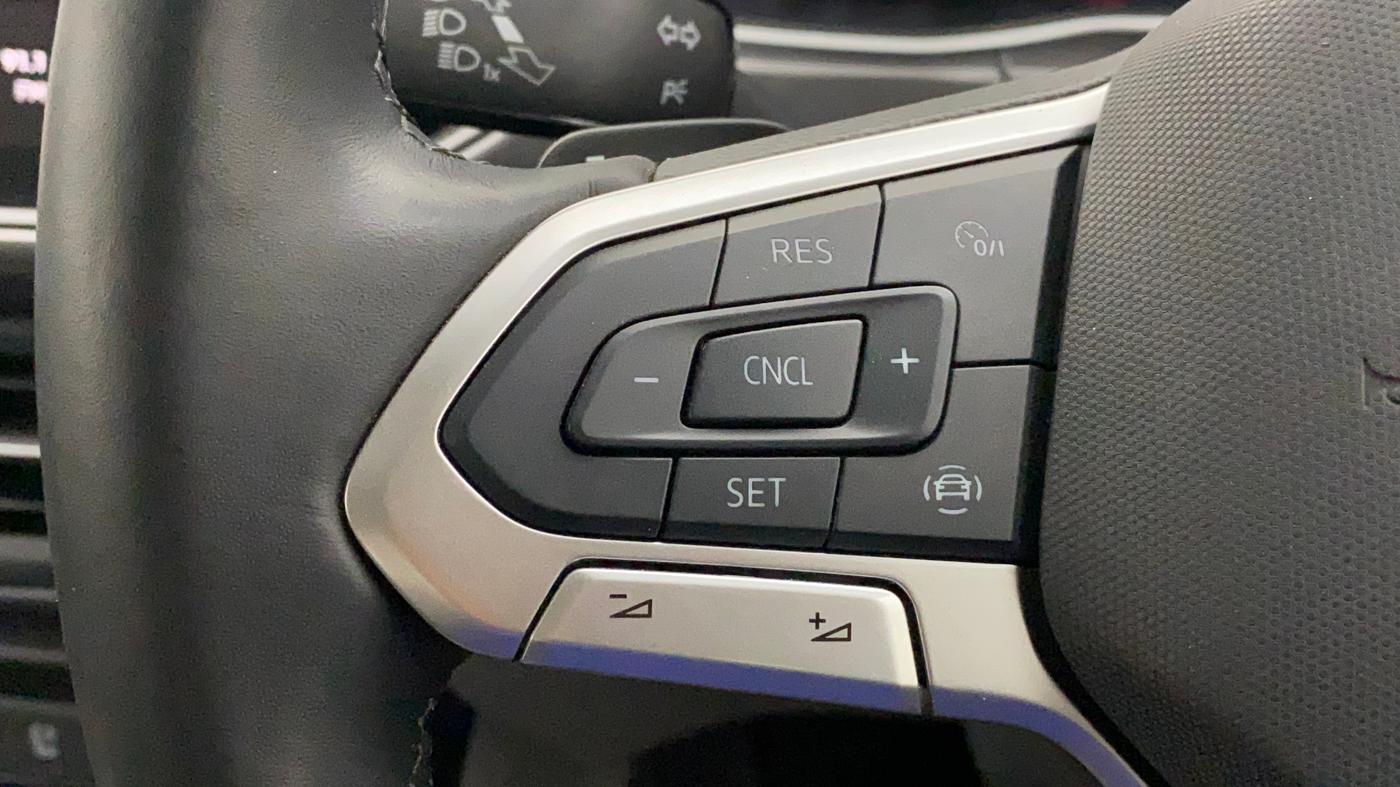 2025 Volkswagen TAIGUN TOPLINE 1.0 TSI AT, Petrol, Automatic, 5,120 km, Adaptive Cruise Control