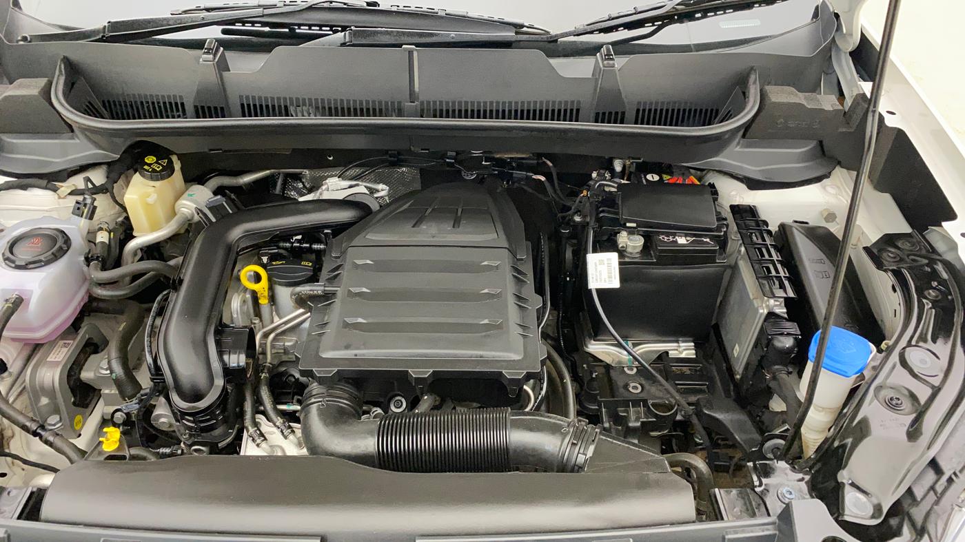 2025 Volkswagen TAIGUN TOPLINE 1.0 TSI AT, Petrol, Automatic, 5,120 km, Engine View - Left
