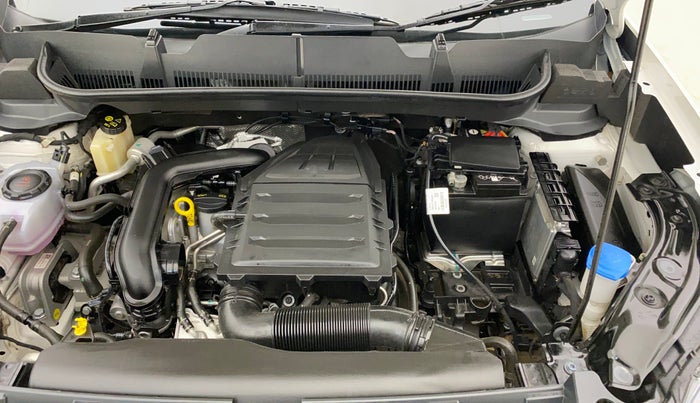 2025 Volkswagen TAIGUN TOPLINE 1.0 TSI AT, Petrol, Automatic, 5,074 km, Engine View - Left