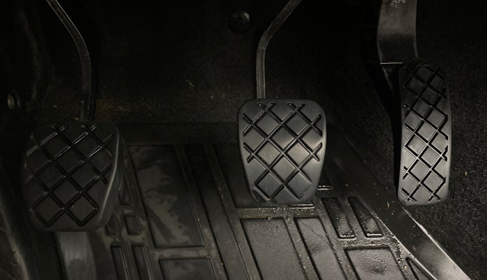 2022 Skoda SLAVIA ACTIVE 1.0L TSI MT, Petrol, Manual, 42,835 km, Pedals