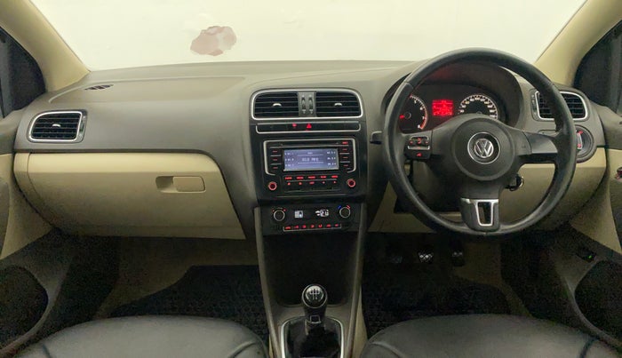 2014 Volkswagen Vento HIGHLINE 1.6 MPI, Petrol, Manual, 71,868 km, Dashboard