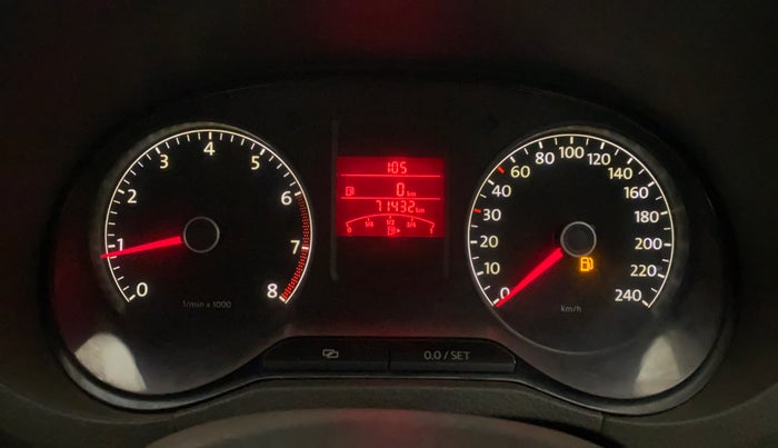 2014 Volkswagen Vento HIGHLINE 1.6 MPI, Petrol, Manual, 71,868 km, Odometer Image