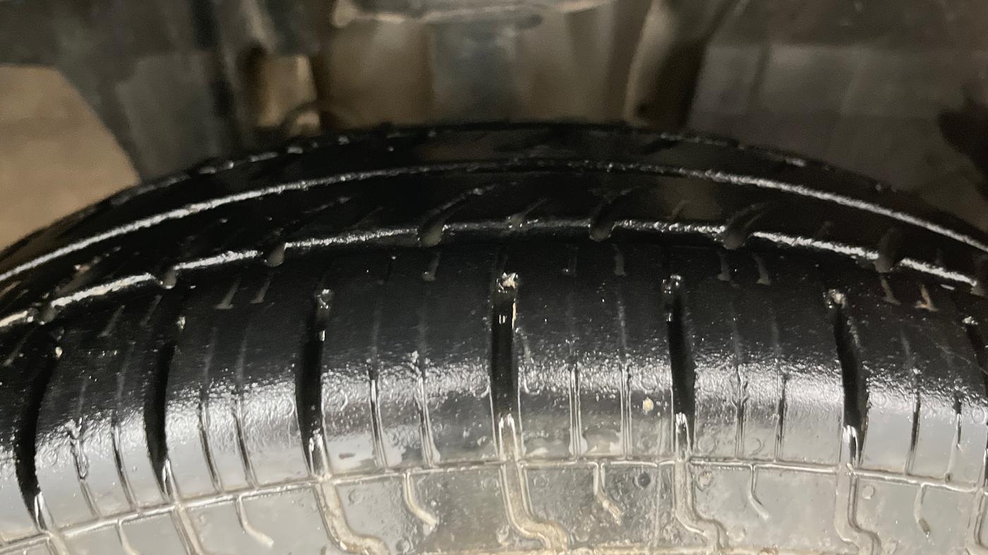 2019 Renault TRIBER RXT, Petrol, Manual, 68,319 km, Right Front Tyre Tread