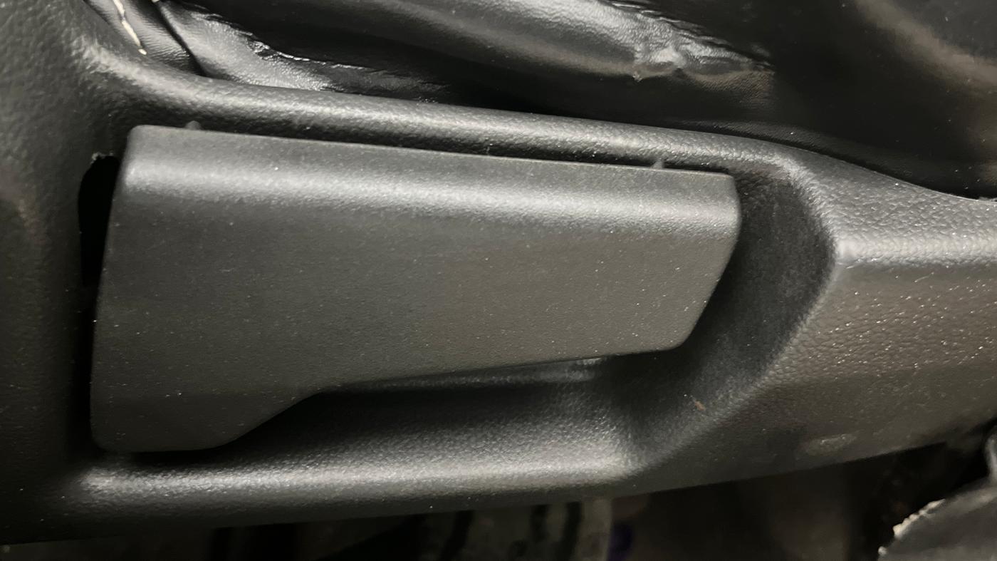 2019 Renault TRIBER RXT, Petrol, Manual, 68,319 km, Driver Side Adjustment Panel