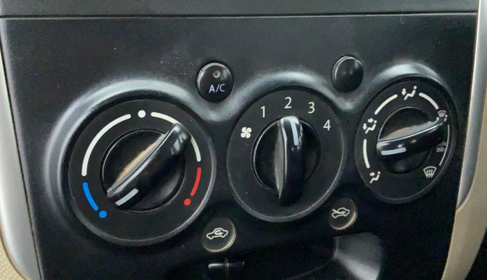 2018 Maruti Wagon R 1.0 LXI CNG, CNG, Manual, 68,632 km, AC Unit - Directional switch has minor damage