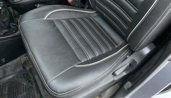 2018 Maruti Wagon R 1.0 LXI CNG, CNG, Manual, 68,632 km, Front left seat (passenger seat) - Seat minor damage