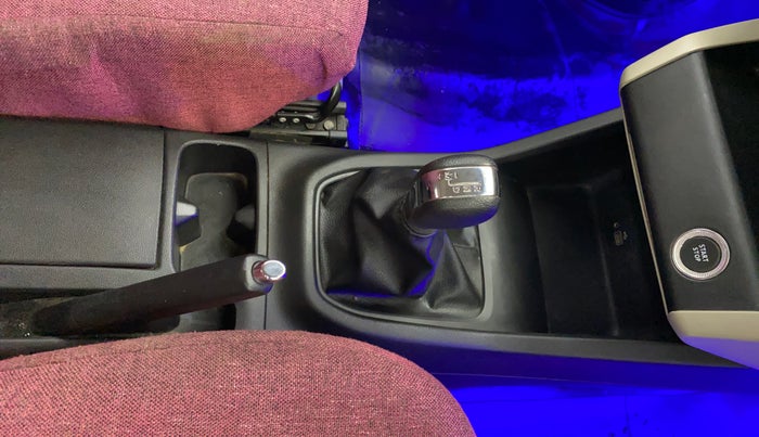 2021 Renault TRIBER RXZ AMT, Petrol, Automatic, 37,036 km, Gear Lever