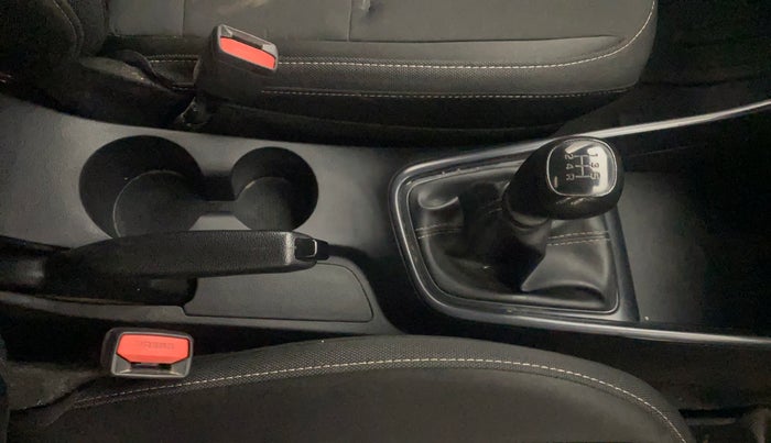 2022 Hyundai NEW I20 SPORTZ 1.2 MT, Petrol, Manual, 61,273 km, Gear Lever