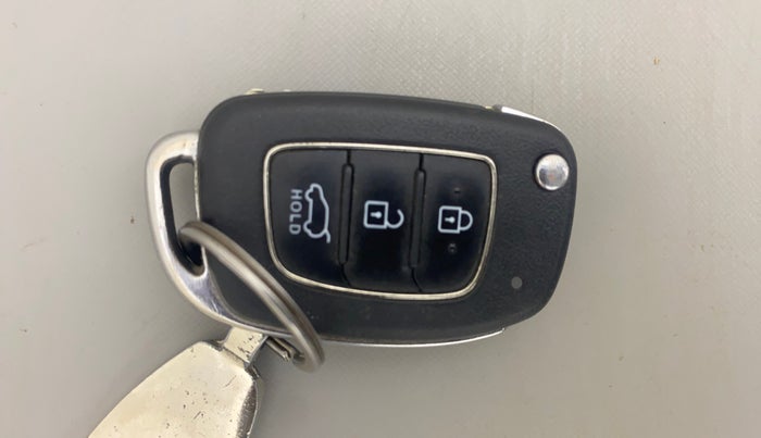 2022 Hyundai NEW I20 SPORTZ 1.2 MT, Petrol, Manual, 61,273 km, Key Close Up