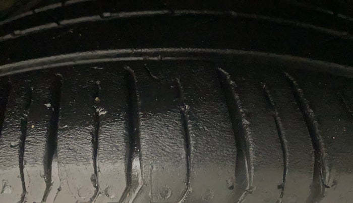 2022 Hyundai NEW I20 SPORTZ 1.2 MT, Petrol, Manual, 61,273 km, Right Front Tyre Tread