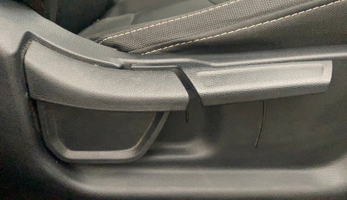 2022 Hyundai NEW I20 SPORTZ 1.2 MT, Petrol, Manual, 61,273 km, Driver Side Adjustment Panel