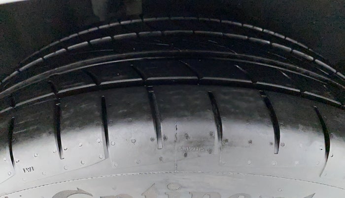2014 Ford Ecosport 1.0 ECOBOOST TITANIUM OPT, Petrol, Manual, 38,587 km, Right Rear Tyre Tread