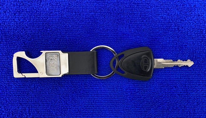 2016 Tata Nano TWIST XTA, Petrol, Automatic, 20,736 km, Key Close up